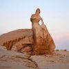 صخرة “العروسة” شمال العلا .. أعجوبة صخرية