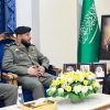 اطّلع على التقرير السنوي لها.. أمير نجران يستقبل قائد قوة الأفواج الأمنية بالمنطقة